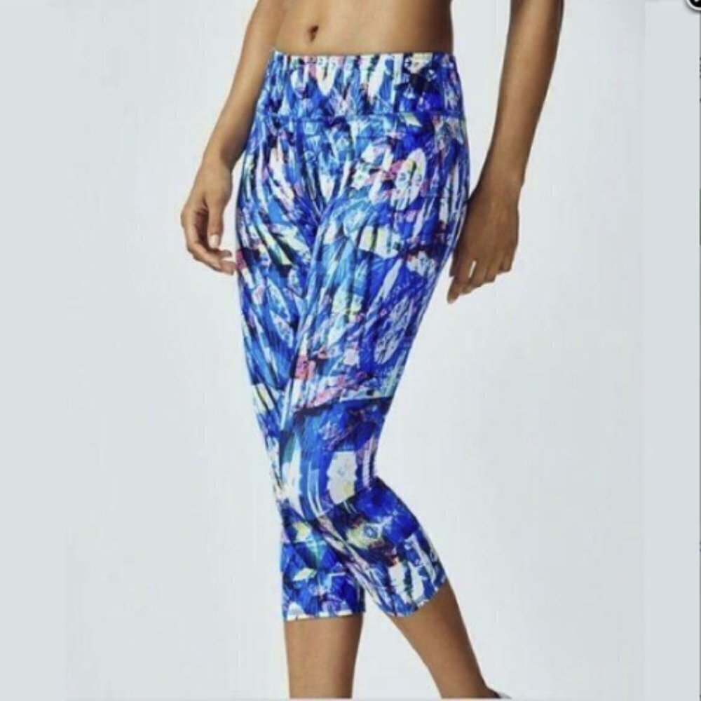 Fabletics Leggings Salar Capri Colorful Blue Size XS Brand New